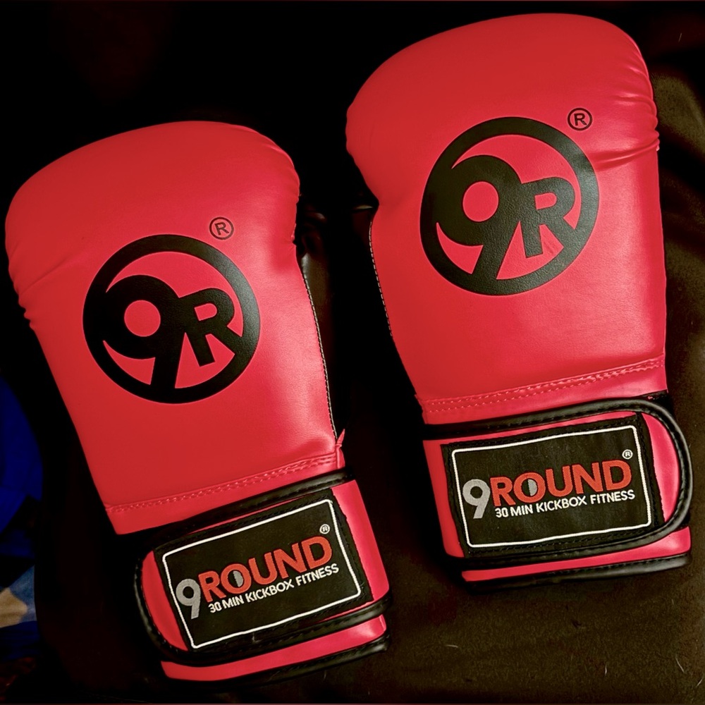 9R Women’s Girls Hot Pink 10oz  Kickboxing Gloves